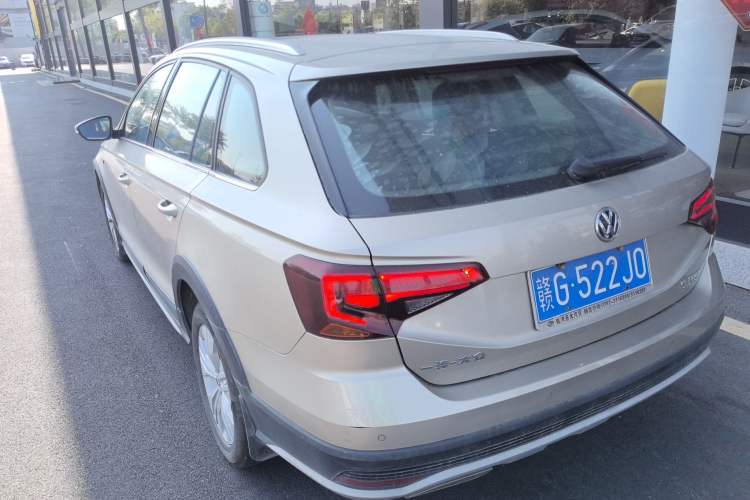 Used Volkswagen C-TREK 2017 230TSI DSG Comfort Version Exterior 3