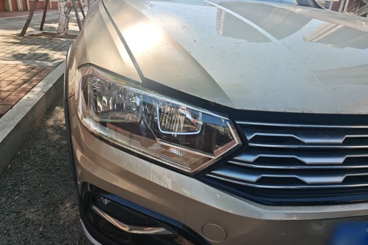 Used Volkswagen C-TREK 2017 1.6L Automatic Comfort Model Exterior 6