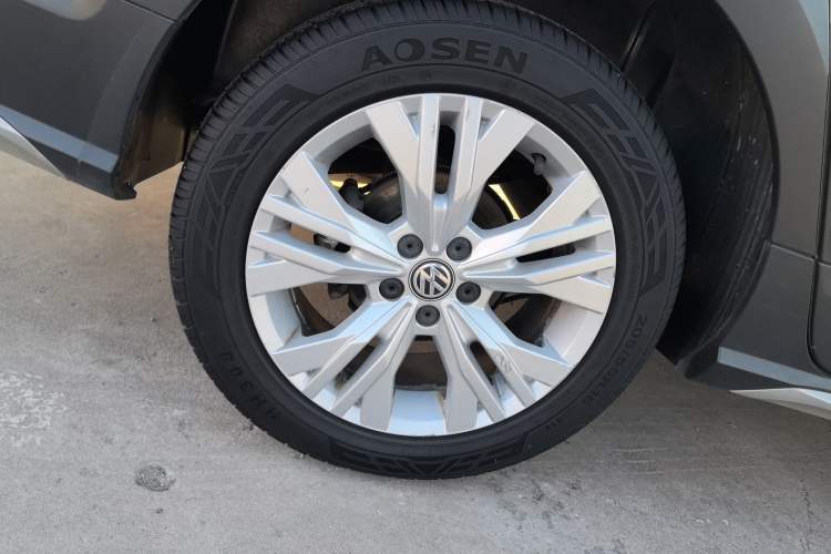 Used Volkswagen C-TREK 2017 1.6L Automatic Comfort Model Exterior 8