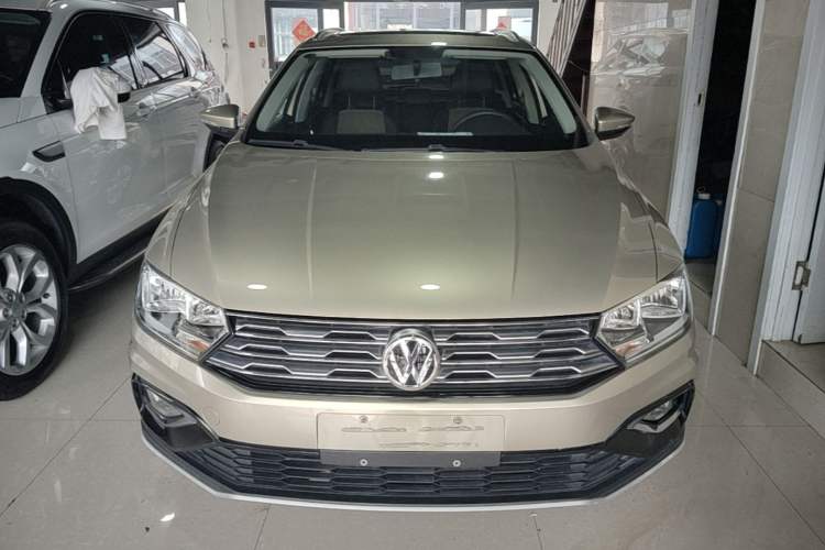 Used Volkswagen C-TREK 2017 1.6L Automatic Comfort Model Front