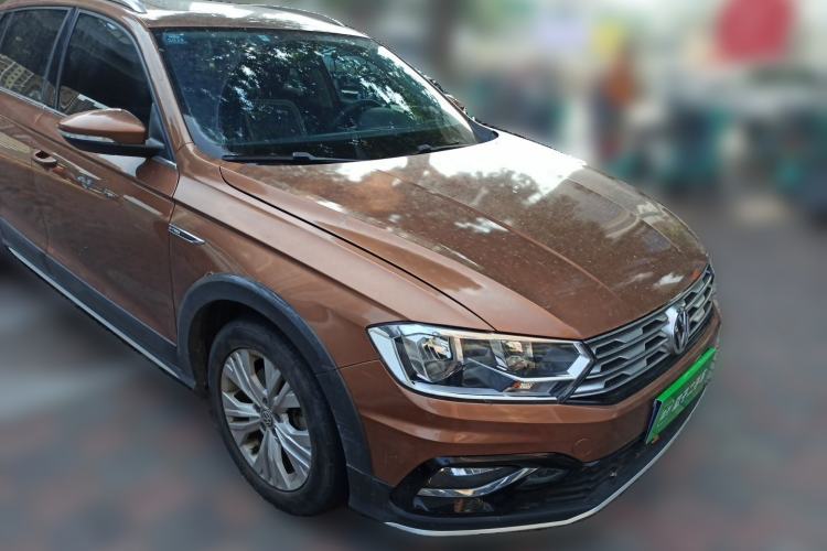 Used Volkswagen C-TREK 2017 230TSI DSG Comfort Version Front Right 45 Deg