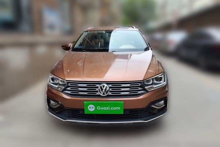 Used Volkswagen C-TREK 2017 230TSI DSG Luxury Model Front