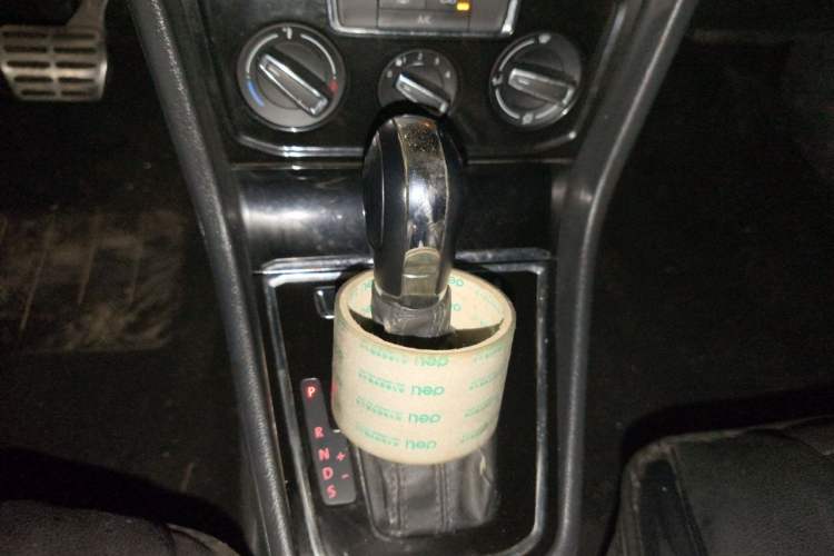 Used Volkswagen C-TREK 2017 1.6L Automatic Comfort Model Gear Lever
