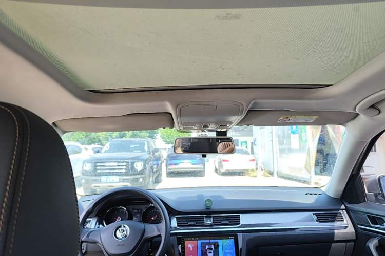Used Volkswagen C-TREK 2017 1.6L Automatic Comfort Model Headliner