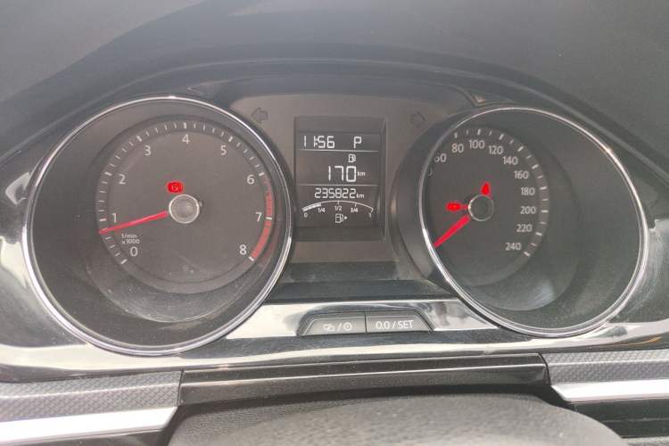 Used Volkswagen C-TREK 2017 1.6L Automatic Comfort Model Instrument Cluster