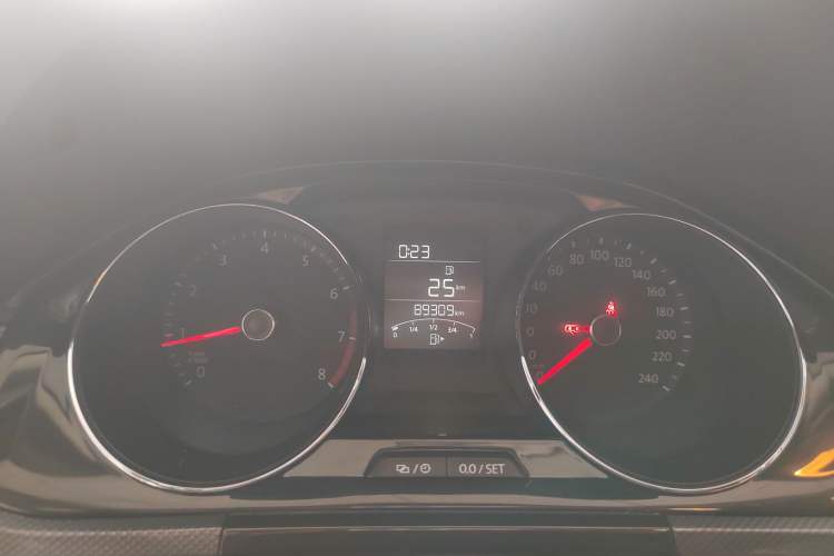 Used Volkswagen C-TREK 2017 1.6L Manual Comfort Model Instrument Cluster