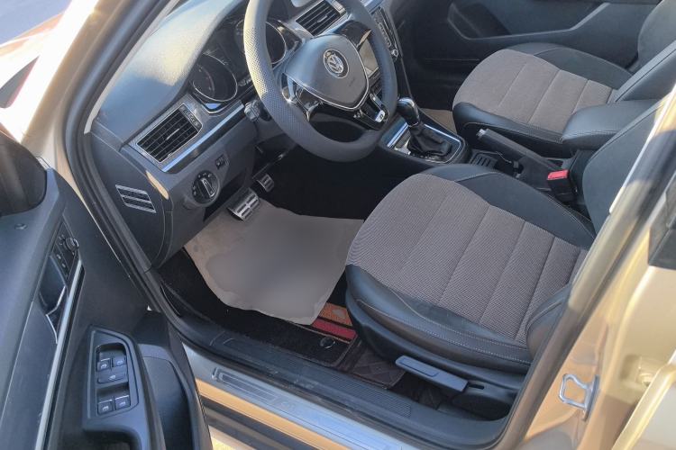 Used Volkswagen C-TREK 2017 1.6L Automatic Comfort Model Interior 3