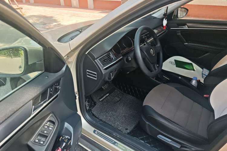 Used Volkswagen C-TREK 2017 1.6L Automatic Comfort Model Interior 3