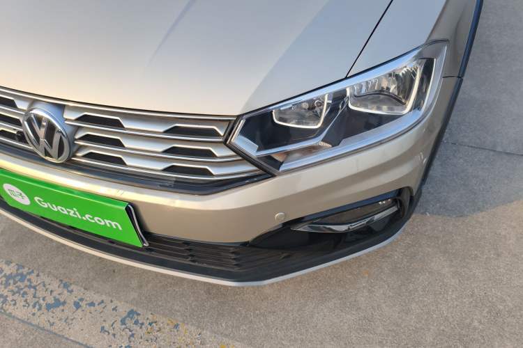Used Volkswagen C-TREK 2017 1.6L Automatic Comfort Model Left Front Headlight