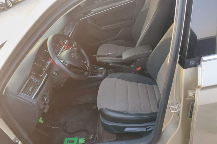 Used Volkswagen C-TREK 2017 1.6L Automatic Comfort Model Left Front Seat