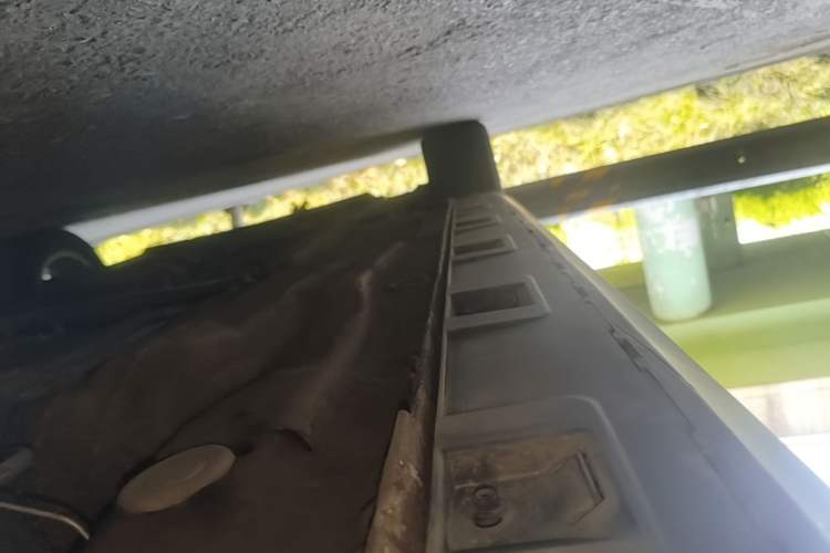 Used Volkswagen C-TREK 2017 1.6L Automatic Comfort Model Left Side Sill
