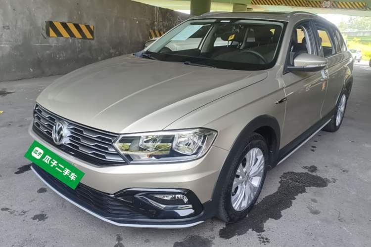 Used Volkswagen C-TREK 2017 1.6L Automatic Comfort Model Guazi used car, China used car export, Used car for sale, Used  cars, Cheapest cars for sale