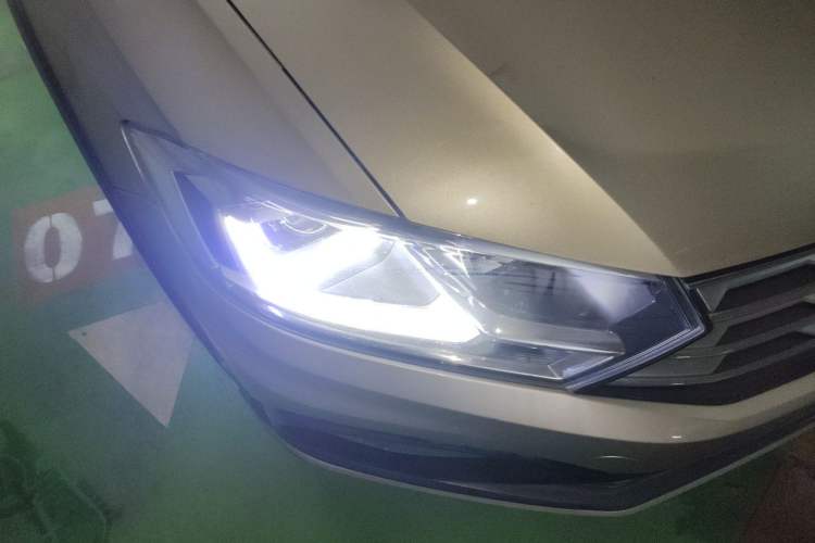 Used Volkswagen C-TREK 2017 1.6L Automatic Comfort Model Right Front Headlight
