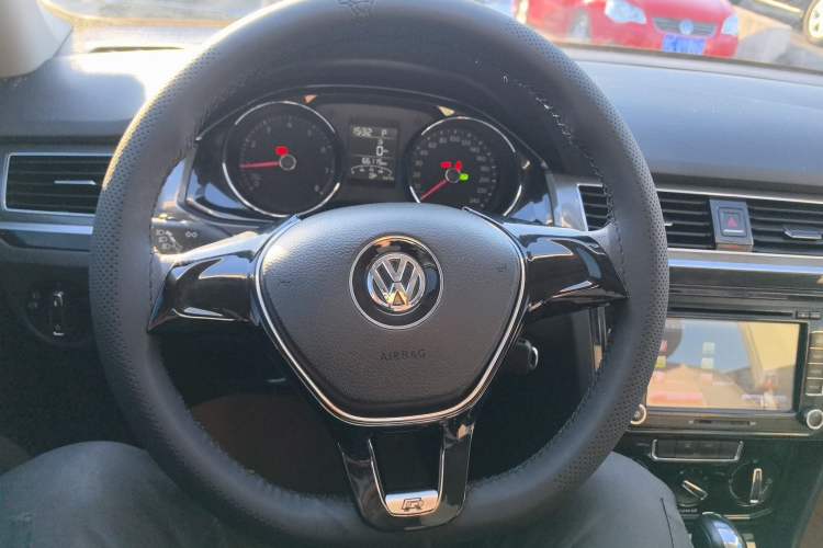 Used Volkswagen C-TREK 2017 1.6L Automatic Comfort Model Steering Wheel