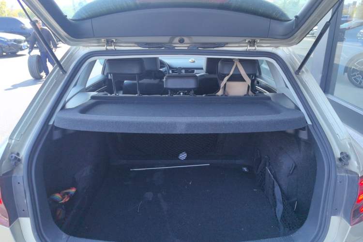 Used Volkswagen C-TREK 2017 230TSI DSG Comfort Version Trunk