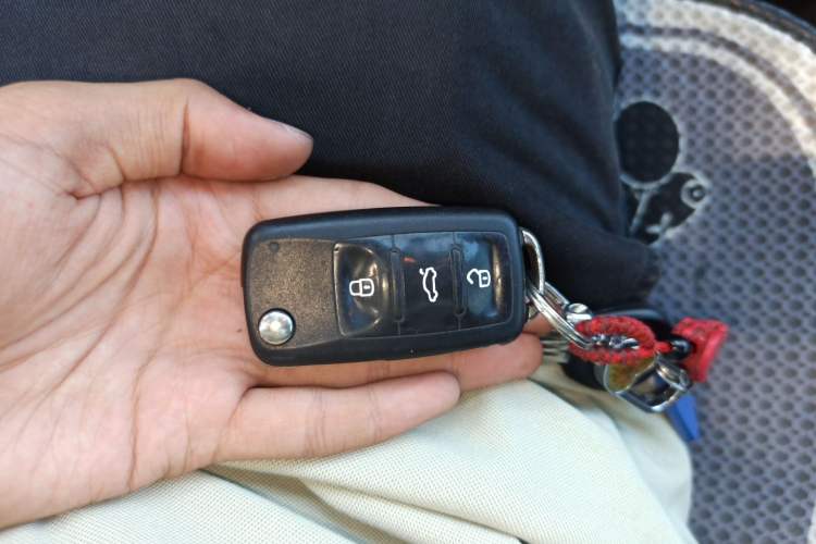 Used Volkswagen C-TREK 2017 230TSI DSG Comfort Version Vehicle Key