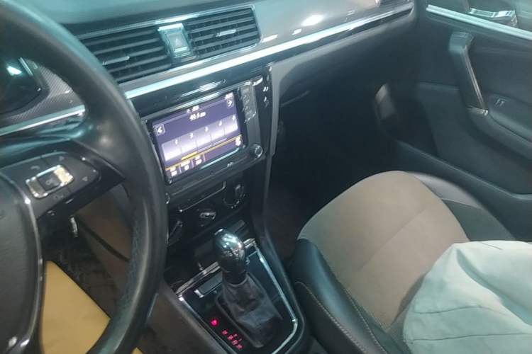Used Volkswagen C-TREK 2018 1.5L Automatic Comfort Model Audio And AC Panel