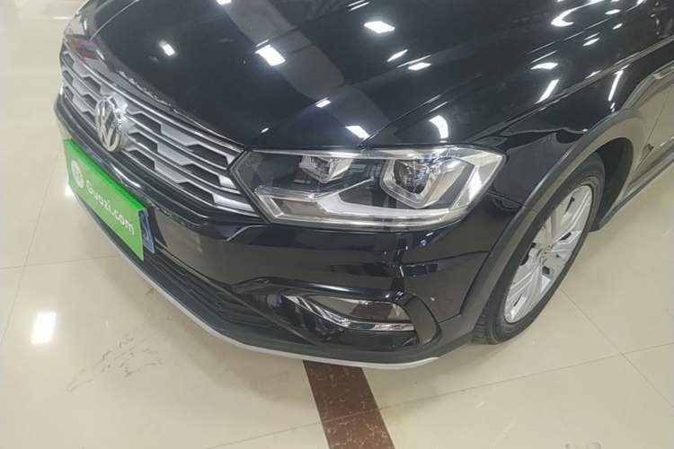 Used Volkswagen C-TREK 2018 1.5L Automatic Comfort Model Left Front Headlight