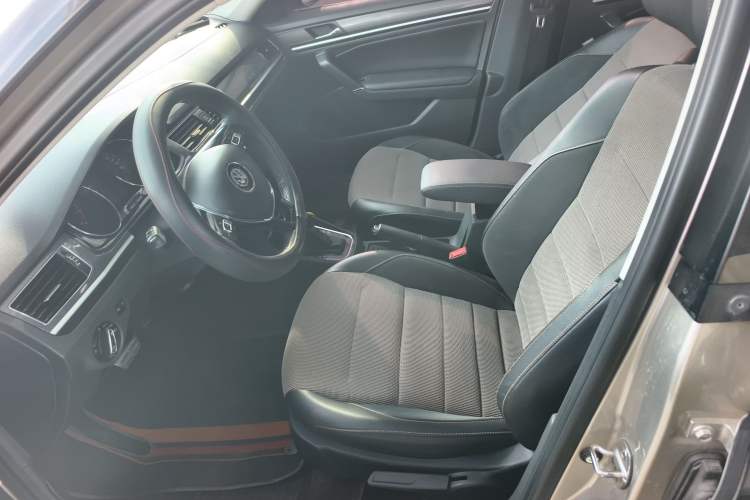 Used Volkswagen C-TREK 2018 1.5L Automatic Comfort Model Left Front Seat