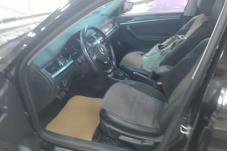 Used Volkswagen C-TREK 2018 1.5L Automatic Comfort Model Left Front Seat