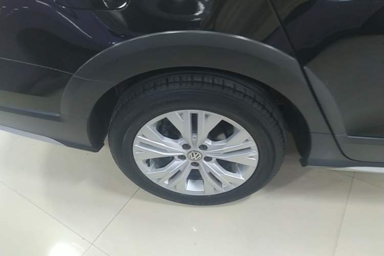 Used Volkswagen C-TREK 2018 1.5L Automatic Comfort Model Right Rear Wheel Hub