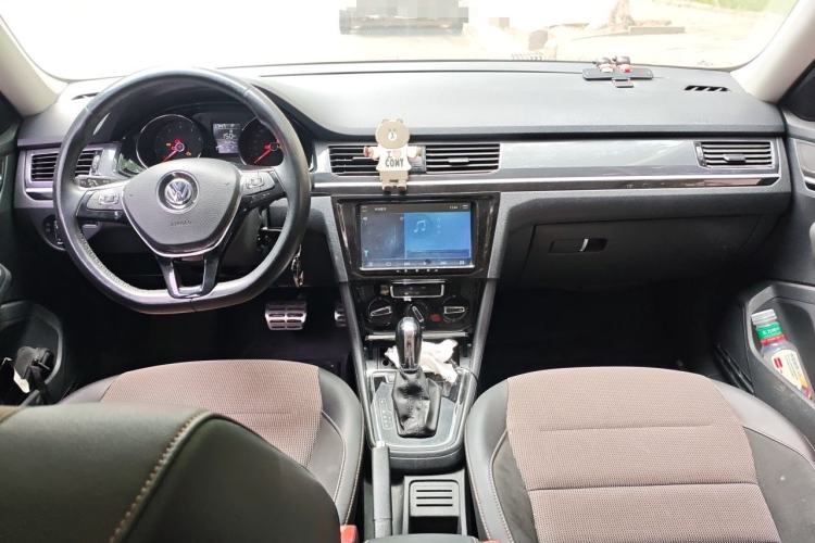 Used Volkswagen C-TREK 2018 230TSI DSG Comfort Model Center Console