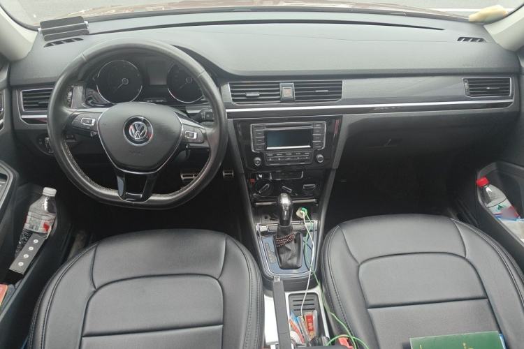 Used Volkswagen C-TREK 2018 1.5L Automatic Comfort Model Center Console