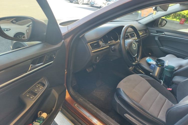 Used Volkswagen C-TREK 2018 1.5L Automatic Comfort Model Driver Seat