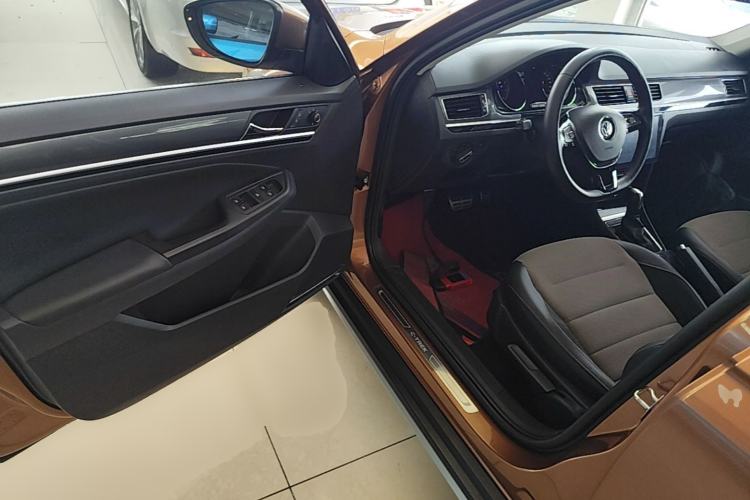 Used Volkswagen C-TREK 2018 1.5L Automatic Comfort Model Driver Seat