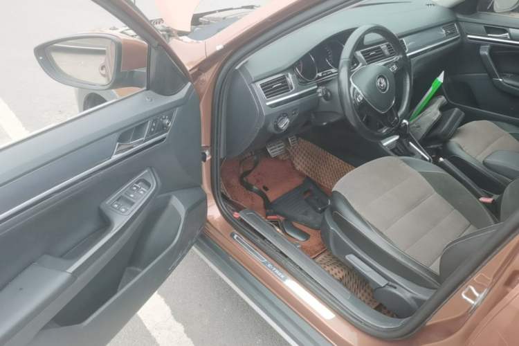 Used Volkswagen C-TREK 2018 1.5L Automatic Comfort Model Driver Seat