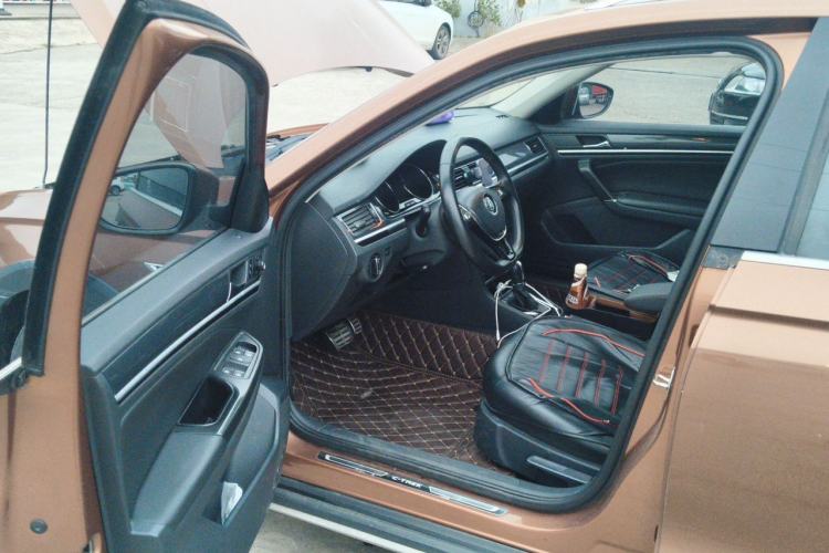 Used Volkswagen C-TREK 2018 230TSI DSG Luxury Version Driver Seat
