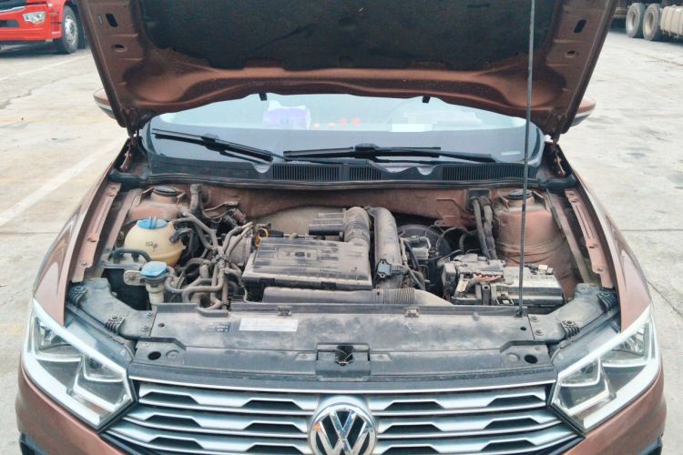 Used Volkswagen C-TREK 2018 230TSI DSG Luxury Version Engine Bay