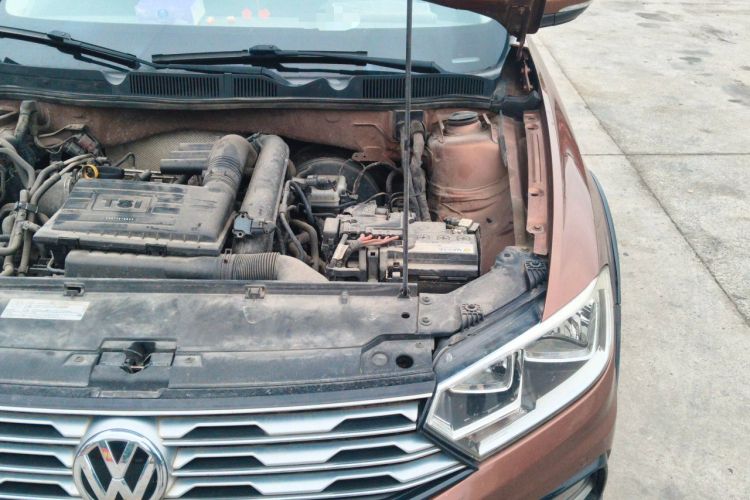 Used Volkswagen C-TREK 2018 230TSI DSG Luxury Version Engine Bay Left