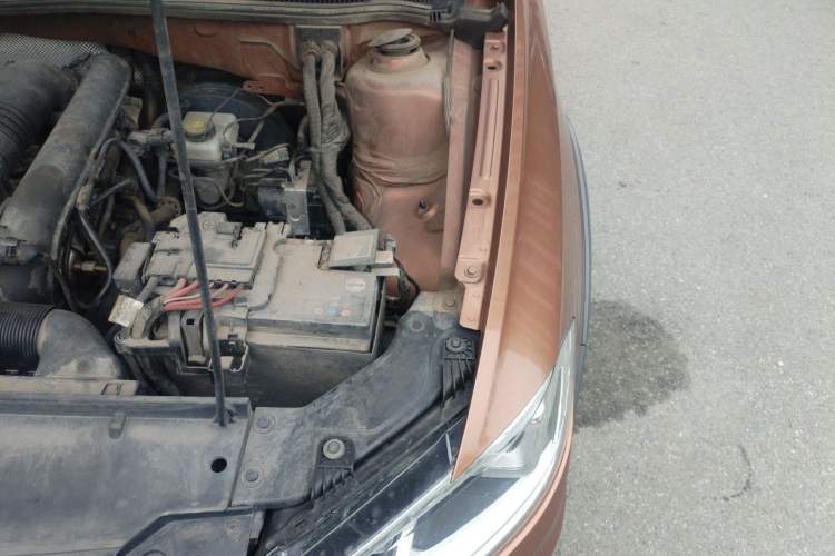 Used Volkswagen C-TREK 2018 230TSI DSG Comfort Model Engine Bay Left