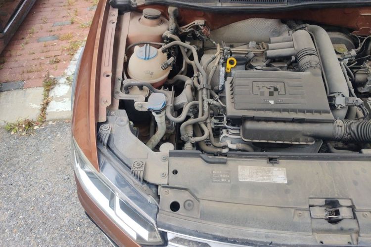 Used Volkswagen C-TREK 2018 230TSI DSG Comfort Model Engine Bay Right