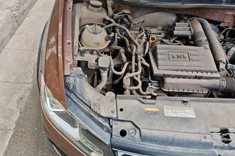 Used Volkswagen C-TREK 2018 230TSI DSG Comfort Model Engine Bay Right
