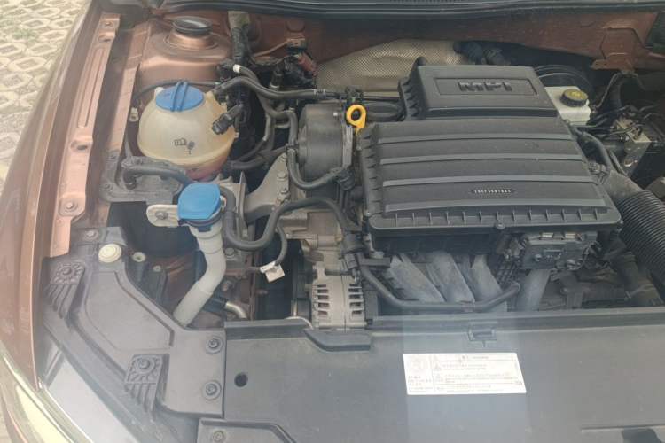 Used Volkswagen C-TREK 2018 1.5L Automatic Fashion Model Engine Bay Right