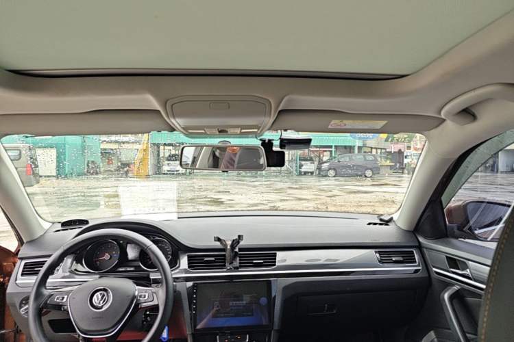 Used Volkswagen C-TREK 2018 1.5L Automatic Comfort Model Headliner