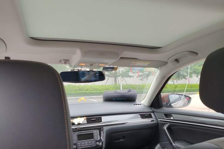 Used Volkswagen C-TREK 2018 1.5L Automatic Comfort Model Headliner