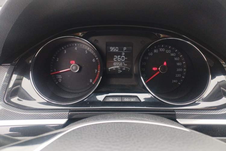 Used Volkswagen C-TREK 2018 230TSI DSG Comfort Model Instrument Cluster