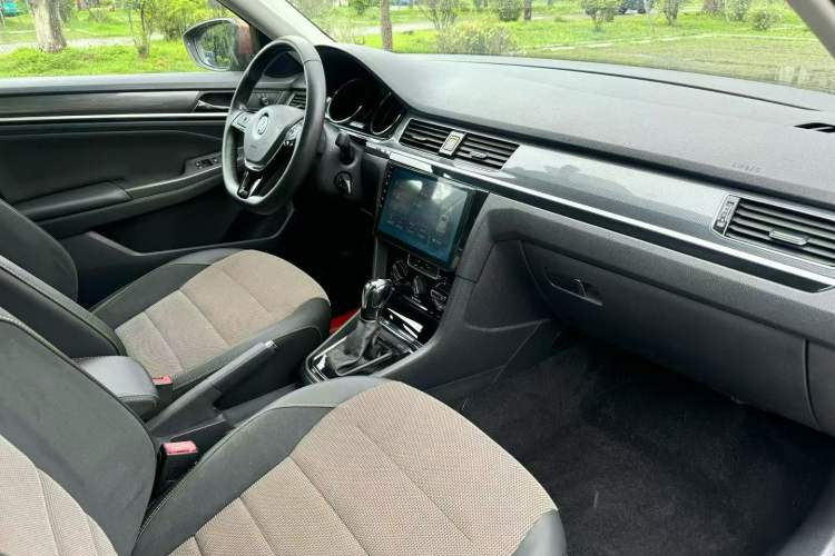 Used Volkswagen C-TREK 2018 1.5L Automatic Comfort Model Interior 3