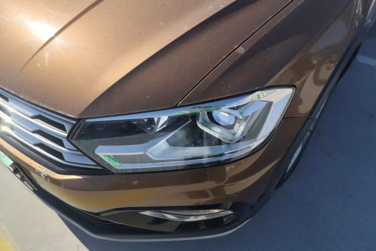Used Volkswagen C-TREK 2018 1.5L Automatic Comfort Model Left Front Headlight