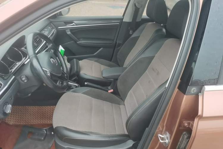Used Volkswagen C-TREK 2018 1.5L Automatic Comfort Model Left Front Seat