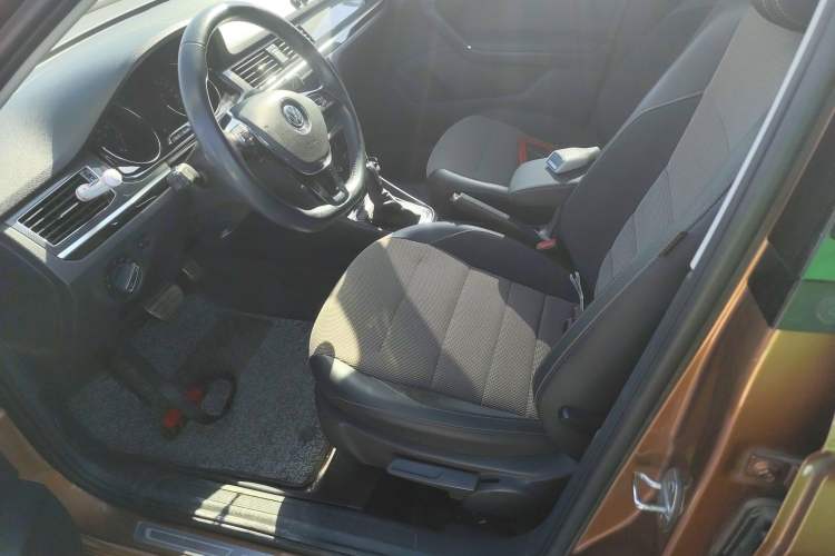 Used Volkswagen C-TREK 2018 1.5L Automatic Comfort Model Left Front Seat