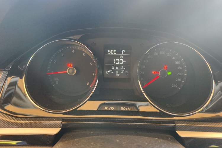 Used Volkswagen C-TREK 2018 1.5L Automatic Comfort Model Odometer Close Up