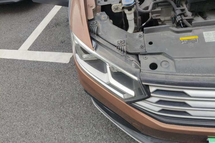 Used Volkswagen C-TREK 2018 1.5L Automatic Comfort Model Right Front Headlight