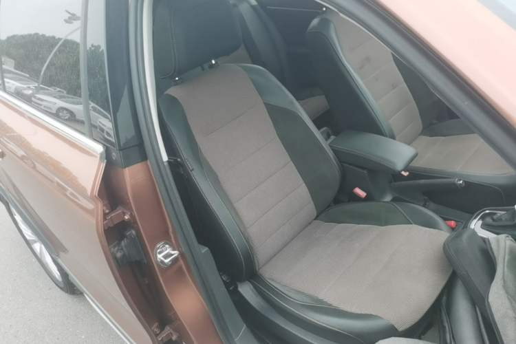 Used Volkswagen C-TREK 2018 1.5L Automatic Comfort Model Right Front Seat