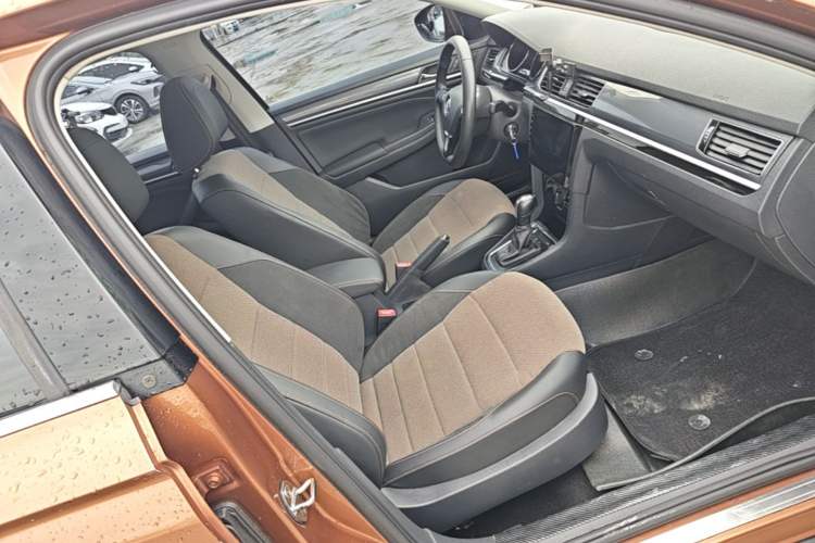 Used Volkswagen C-TREK 2018 1.5L Automatic Comfort Model Right Front Seat