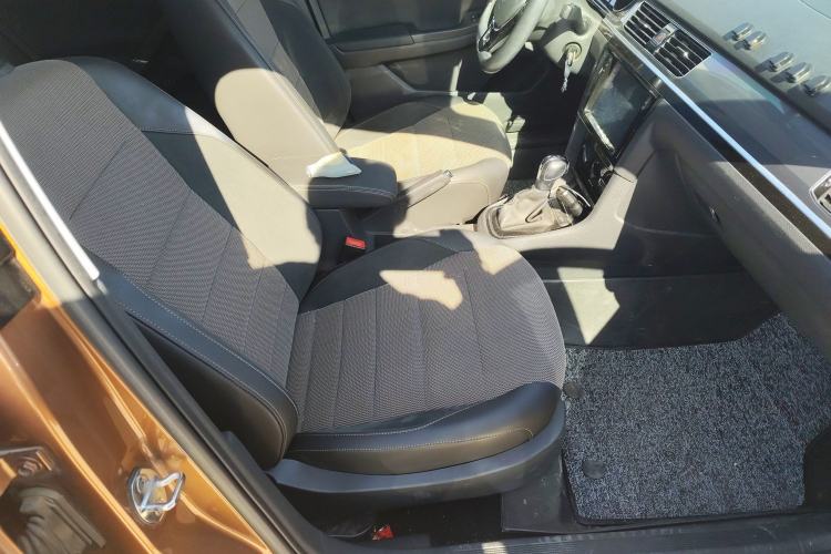 Used Volkswagen C-TREK 2018 1.5L Automatic Comfort Model Right Front Seat