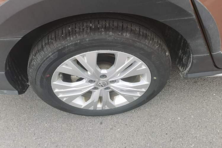 Used Volkswagen C-TREK 2018 1.5L Automatic Comfort Model Right Rear Wheel Hub